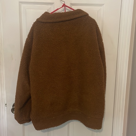Brown oversized Sherpa jacket for women - Picture 3 of 3